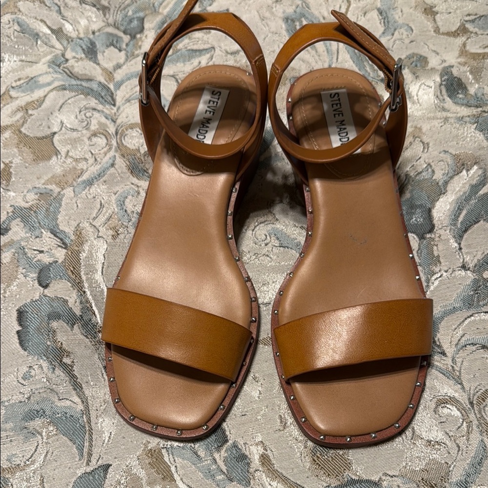 Steve Madden Tan Minimalist Sandals